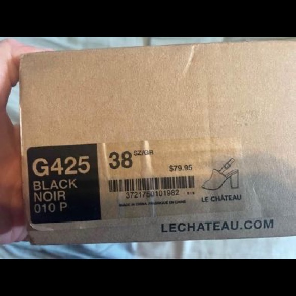 Size 8 le chateau - Picture 2 of 2